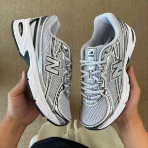 New Balance 740